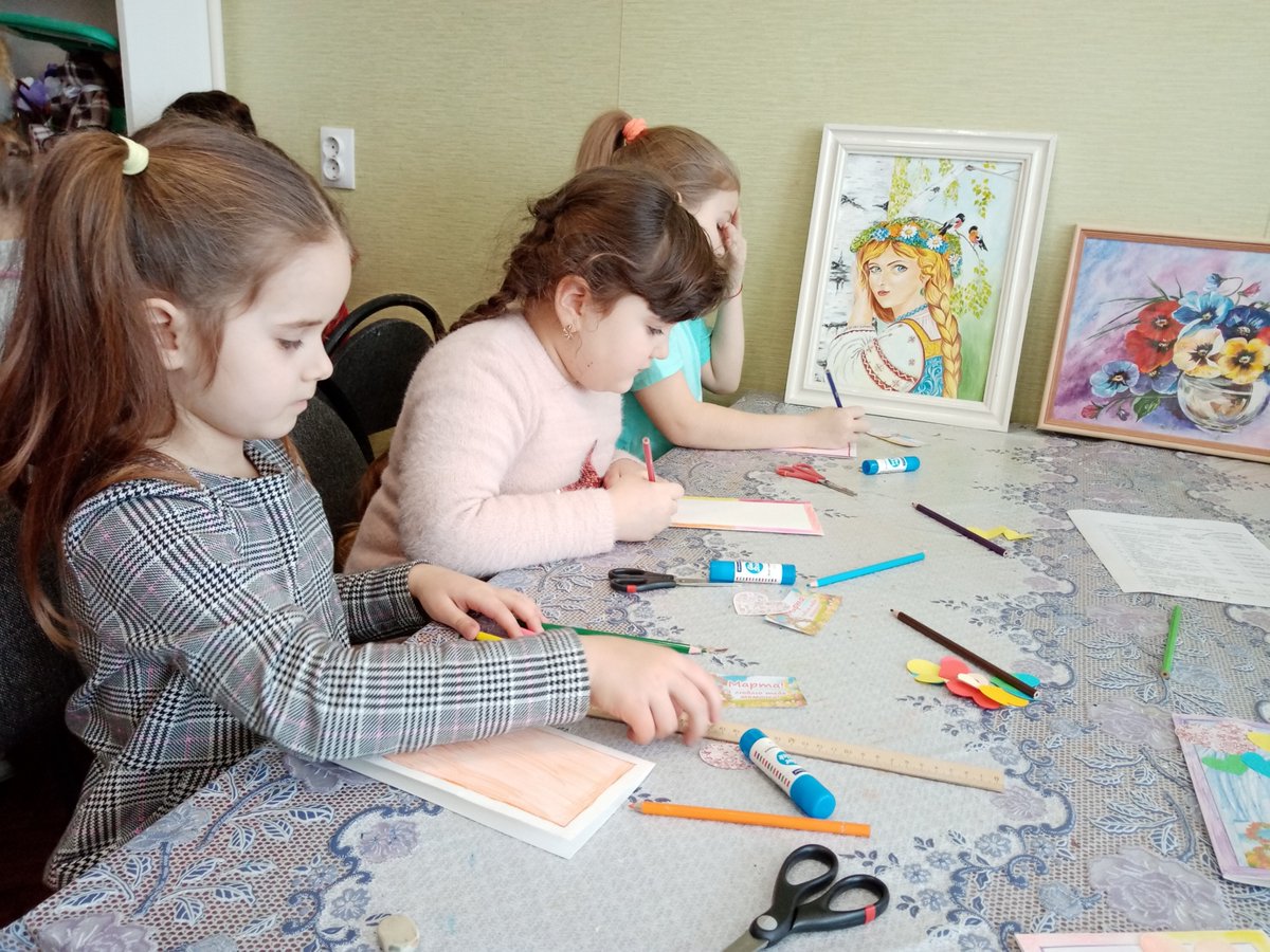 modelkultdom's tweet photo. Как сделать подарок маме своими руками? Наверное, такой вопрос рано или поздно задаст себе любой ребенок, который еще не может позволить себе тратить деньги, но в то же время желающий обрадовать любимую маму, показать ей, как она ему дорога. Творческие специалисты помогут... https://t.co/k0OqAiYoz4