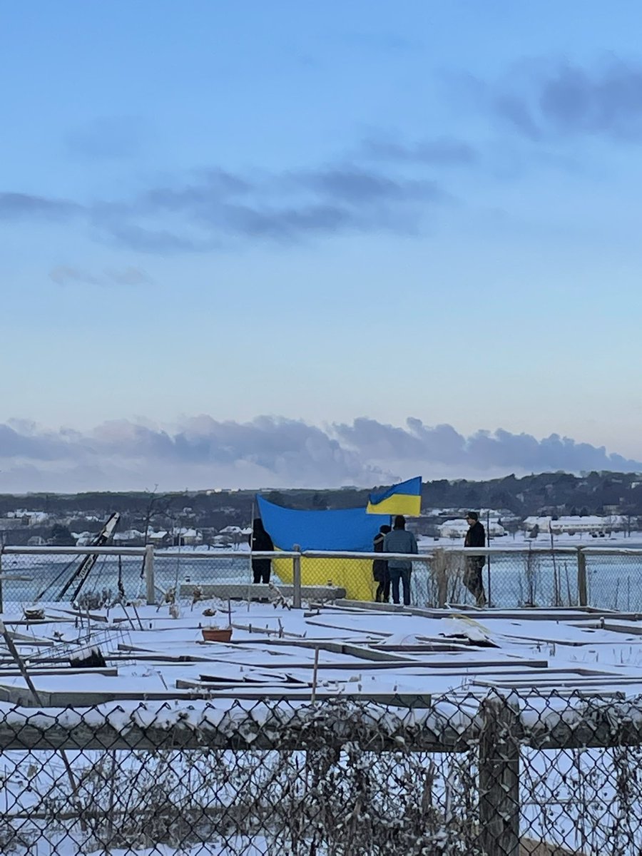 Support for Ukraine again this morning in front of my school!@PORTLANDPUBLIC @Kelly_Mascolo @BoydMarley2 @tedlund1 @brooke_teller @Miss_Crossman @kelita879