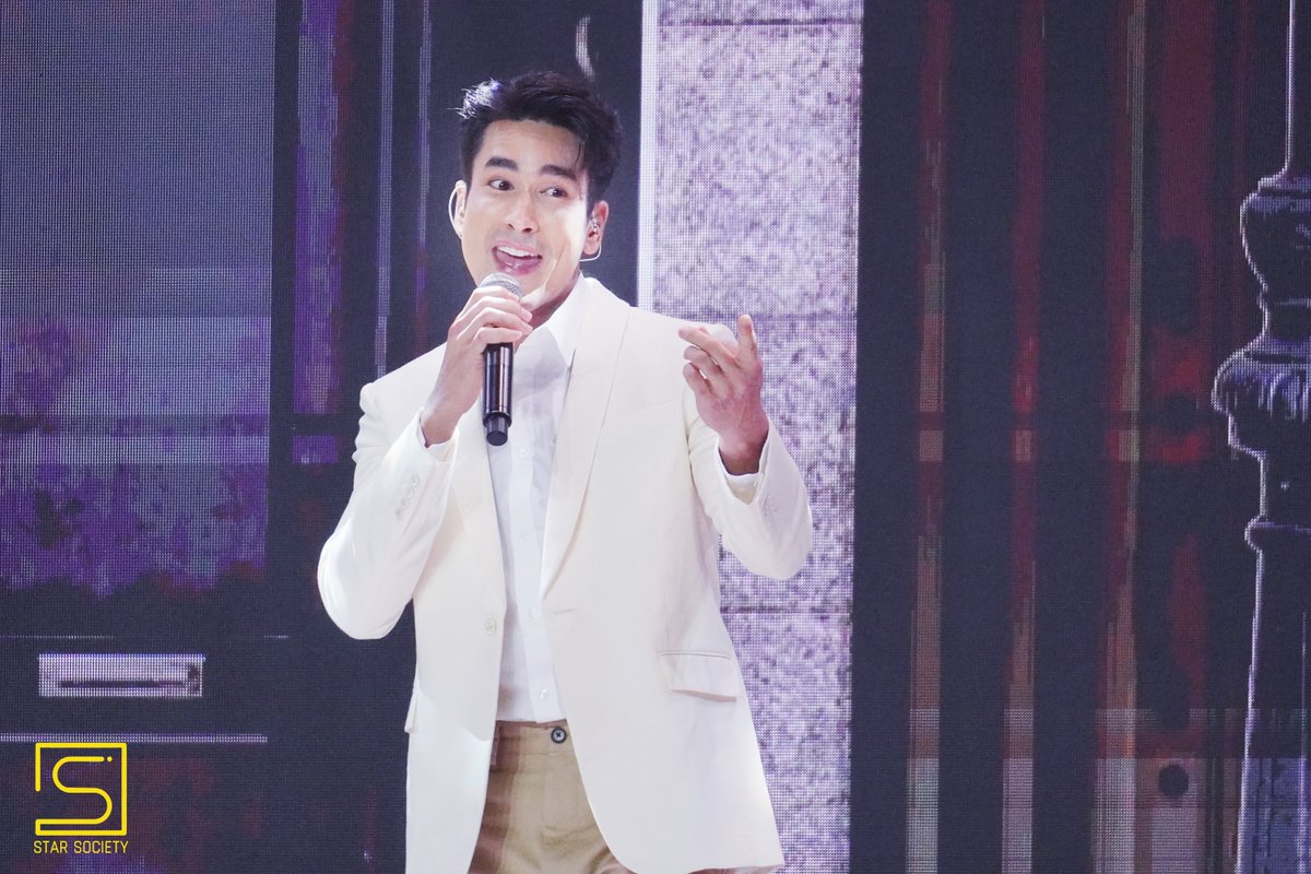 STARSOCIETY_TH's tweet photo. หนุ่มณเดชน์กับโชว์พิเศษเพลง Orbit เพลงของคนคลั่งรักที่เจ้าตัวแต่งและโปรดิวส์ด้วยตัวเอง โดยภายในงานได้นำมา Remix ใหม่ให้ดนตรีมีความหลากหลายมากขึ้น เข้ากับความหลากหลายและตัวตนของ #ณเดชน์ กับ #OPPOReno7Z5G 

#ThePortraitExpert #เป็นตัวเองได้ไม่จำกัดด้วยพอร์ตเทรต #Nadech https://t.co/VyN4yqMMT7