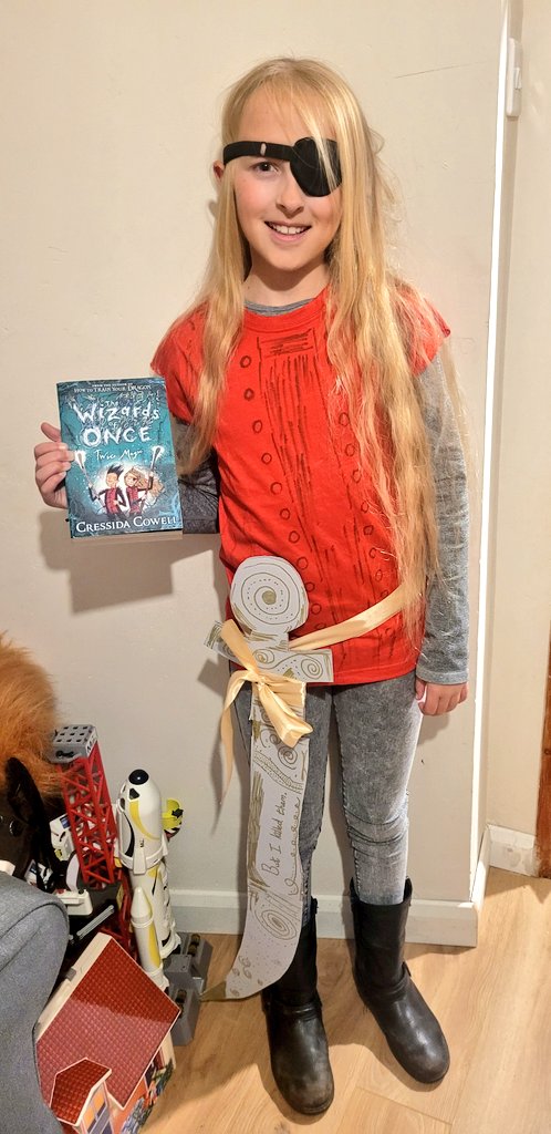 Running2staysa1's tweet image. #bookday #wizardsofonce #wish @CressidaCowell