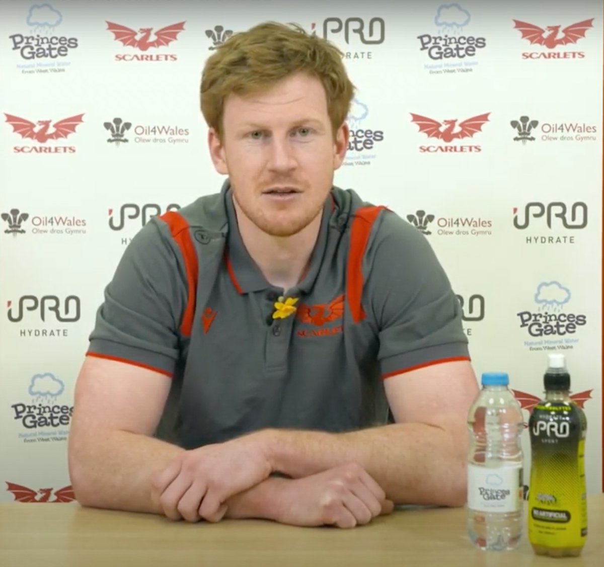 🎥 Rhys Patchell spoke to the media ahead of Saturday's game against Glasgow

Here he chats about his new contract, the road back to fitness and the challenges ahead

Siaradodd Rhys Patchell â'r wasg o flaen gêm Dydd Sadwrn

#SCAvGLA #URC #YmaOHyd

▶️ youtu.be/VZucW_n3ENA