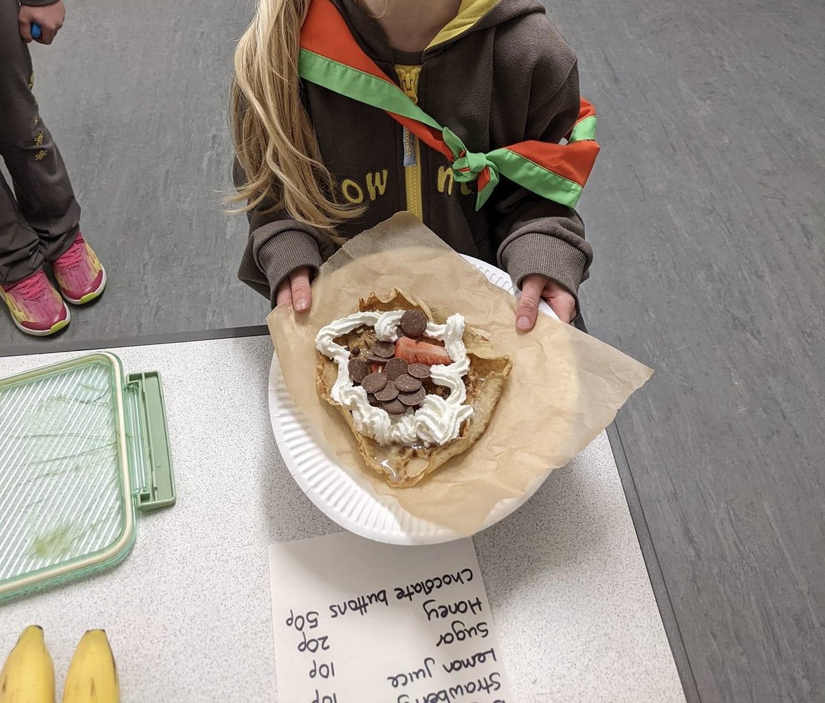 1stCressing's tweet photo. Last night was the Brownies turn for pancakes! #GirlGuiding #PancakeDay https://t.co/WTLKc591sJ