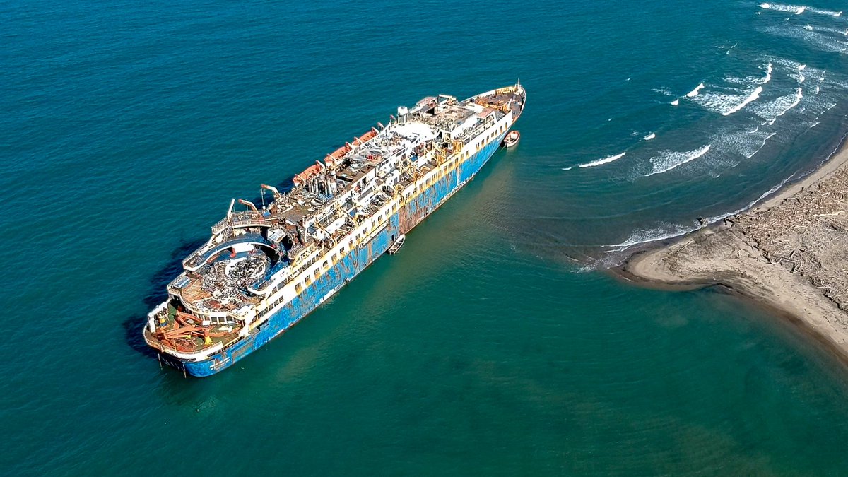 Herrer06's tweet photo. Sin duda de las mejores exploraciones que he hecho, un crucero abandonado de la unión soviética #URBEX https://t.co/T9ed8DWEBZ