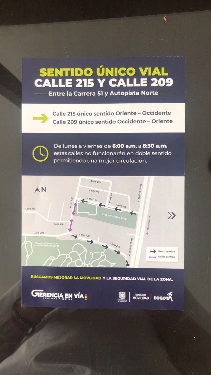 mvdangond1's tweet photo. @ClaudiaLopez ¿Qué más movilidad compartida que las rutas escolares? Su administración no las prioriza y por el contrario quiere agregar 40mns más de tráfico con "pilotos" idiotas. No funcionó en 2018 y no va a funcionar ahora. @SectorMovilidad @andrescontento #rutasescolaresarrayanes https://t.co/G3uGR0TQOr
