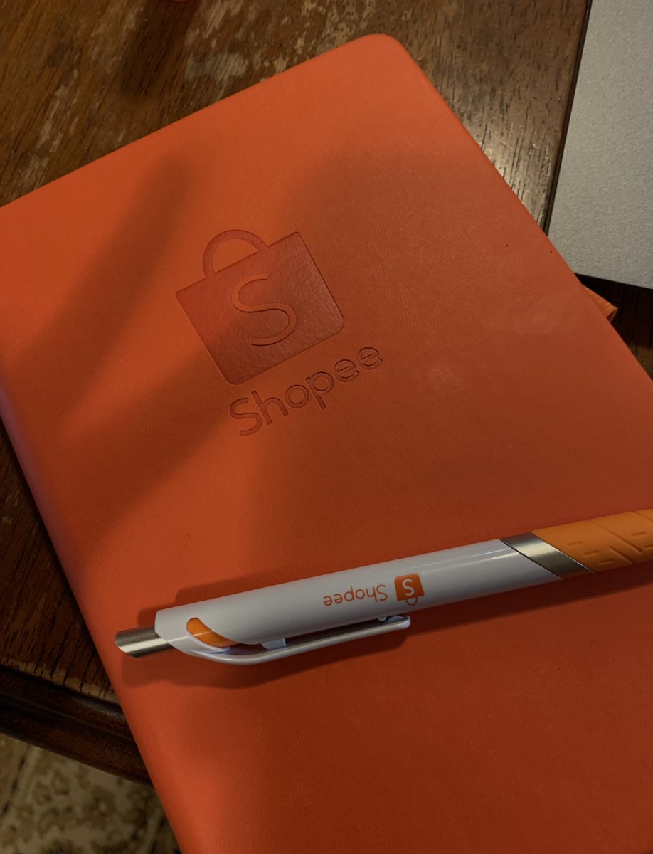 Helsynelly's tweet image. 🧡✨✨🧡#lifeatshopee