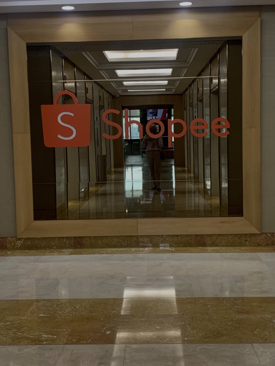 Helsynelly's tweet image. 🧡✨✨🧡#lifeatshopee