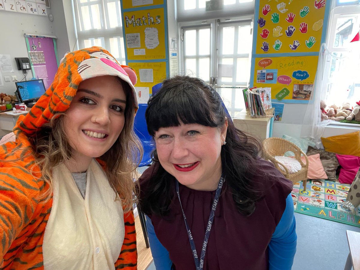 RhodesAvePrim's tweet photo. We’ve loved dressing up today, sharing books and being inspired by authors. https://t.co/Zldso0nb8y