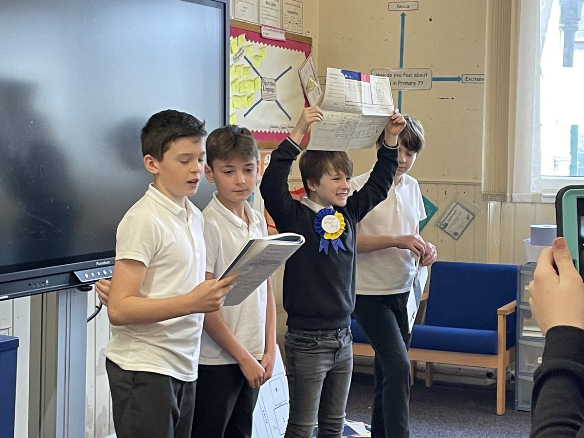 GlenburnPrimary's tweet photo. Some more of our Parliamentary Parties presenting to the class today! #P7D https://t.co/fn9VPMSYhl