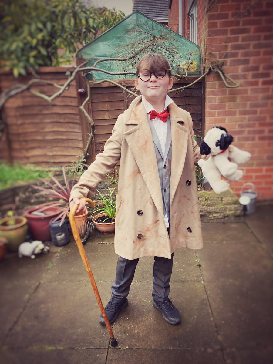 Mr Stink attending <a href="/stjohnsmiddle/">St John's CE Middle School Academy</a> today for #worldbookday 📚 loving <a href="/davidwalliams/">David Walliams HQ</a> books!