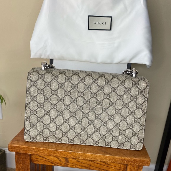 SarahCabello15's tweet photo. FOR SALE!!
Gucci-Dionysus GG Shoulder Bag Gucci Small Dionysus GG Shoulder.

Condition is "Pre-owned".

Gorgeous and structured GG supreme canvas
Strap can be worn multiple ways such as shoulder bag.

11” x 7” x 3.5” perfect size.
Beautiful collection!

DM FOR MORE INFORMATION!! https://t.co/Hn8OfjUoHK