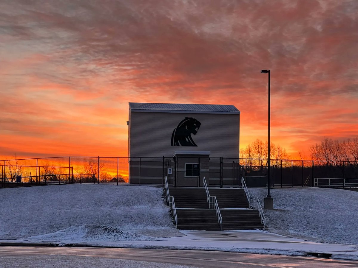 srspickard's tweet photo. What an amazing #DeWittPanthers sunrise! Have a great day! https://t.co/PpHtBmkr6o