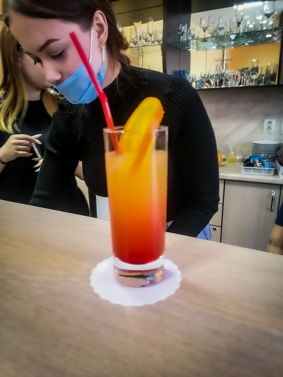 endless_east's tweet photo. #Бар
#ТекилаСанрайз
#БарноеДело
#Обучение https://t.co/GUhQAQuuOr