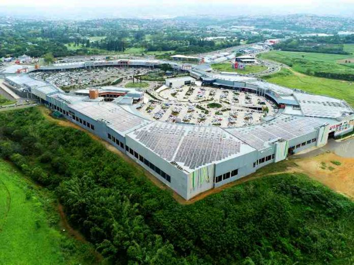 🇿🇦South Africa – C&amp;I
<a href="/Investec/">Investec</a>  launches Africa’s largest rooftop PV plant in the world with a DC capacity of 5.25MWp and an AC capacity of 4.29MW at Cornubia Mall in Kwa-Zulu Natal. Terra Firma Solutions in partnership with Investec to install the plant.
esi-africa.com/industry-secto…