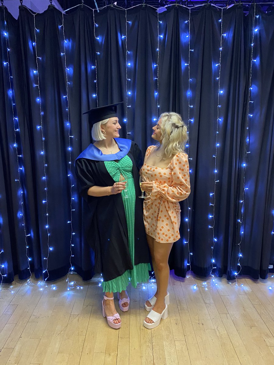 beth_hook1's tweet photo. #LivUniGrad https://t.co/nXQePUMXdm