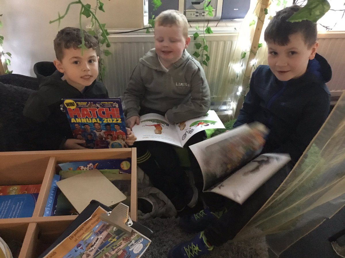 hfyear1's tweet photo. Year One are enjoying World Book Day https://t.co/j6F2yCTz5z