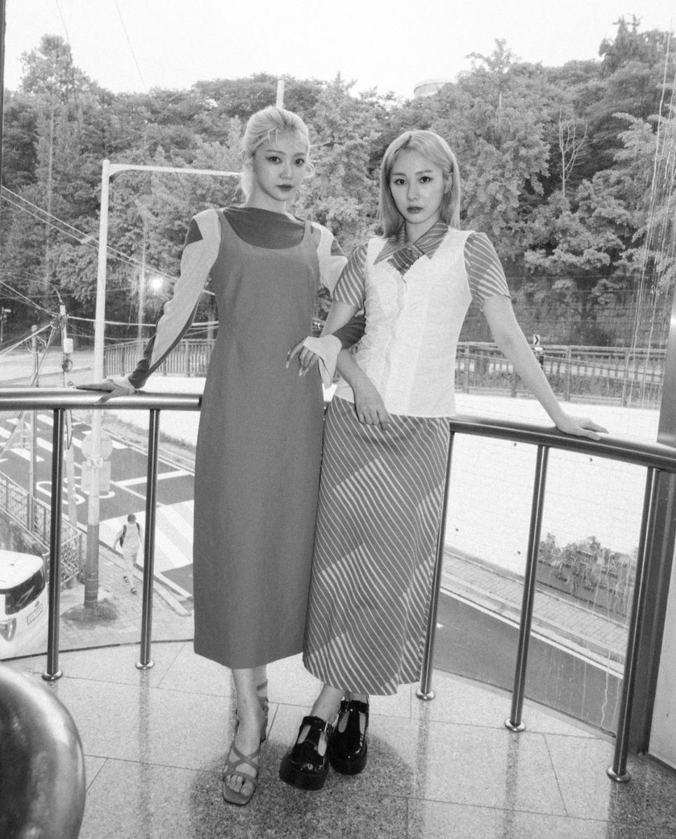 CHNPRINT's tweet photo. this picture of my grandmas in the 70s >> https://t.co/KHeaOpLaYl