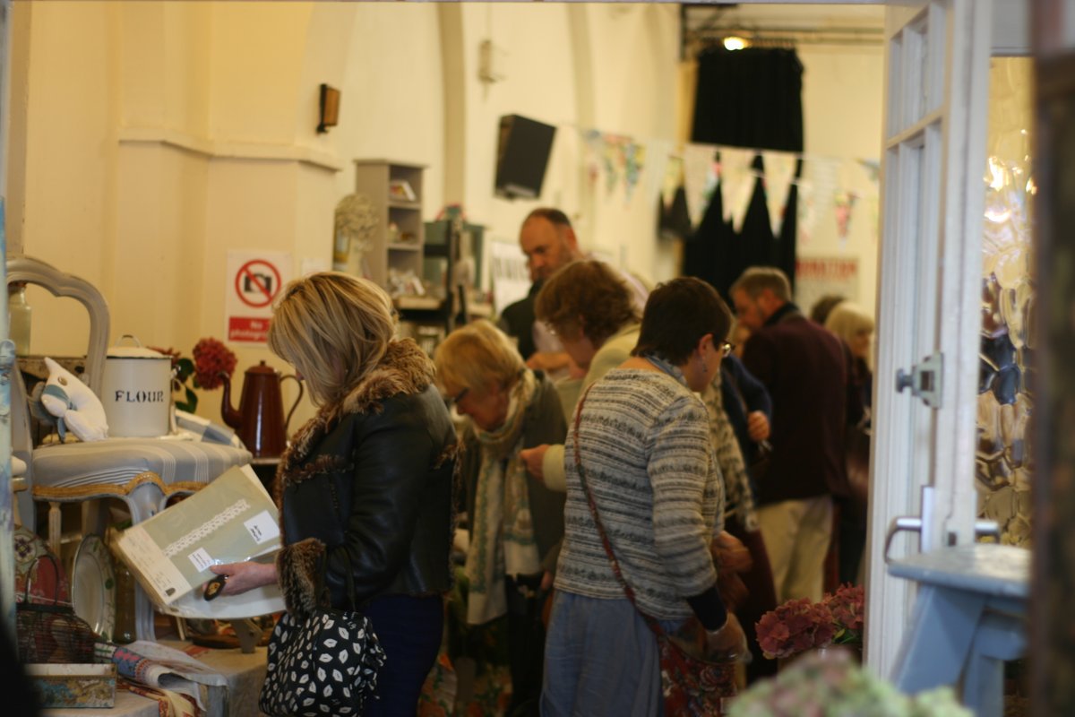 antiques_atlas's tweet photo. Please Rt
Rustic &amp; Country Lifestyle Fair The Shire Hall
Confirmed
Saturday 12th March
Click this link for more details
https://t.co/C0vrcib01X
From
Little English House Vintage Fairs
@LEH_interiors https://t.co/cZZyEcxiP5