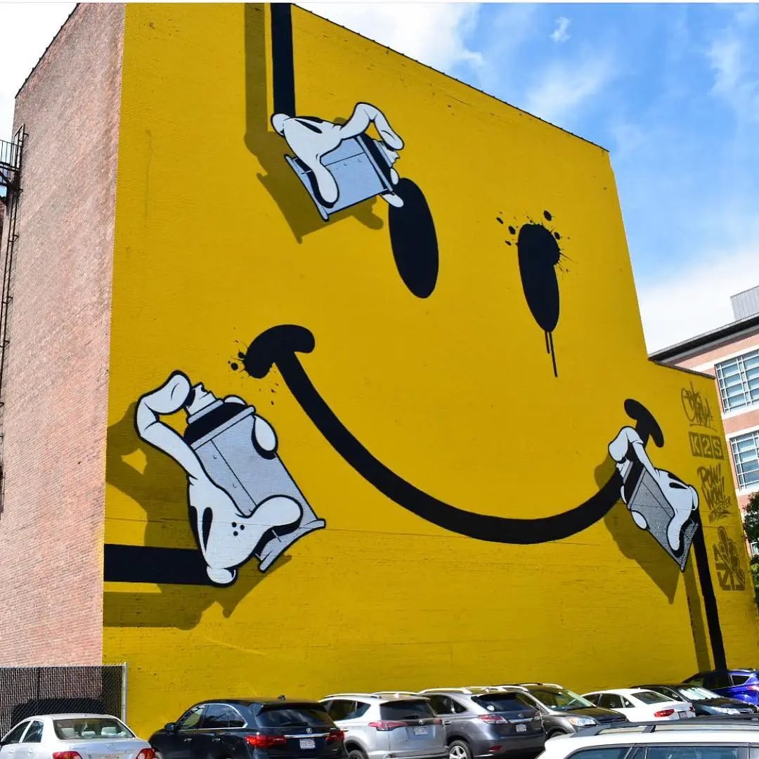 #StreetArt #graffiti by OG Slick in Worcester, USA 🇺🇸 

"Smile, it is the key that fits the lock of everybody’s heart."

❣️