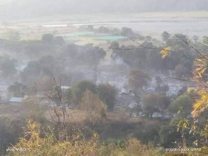 MK57236166's tweet photo. #WarCrimesOfJunta 
#SanctionAviationFuel
#WhatsHappeningInMyanmar 

Myanmar Junta set fire upon people*s resident at Sagaing Division https://t.co/0huyIEaIVs