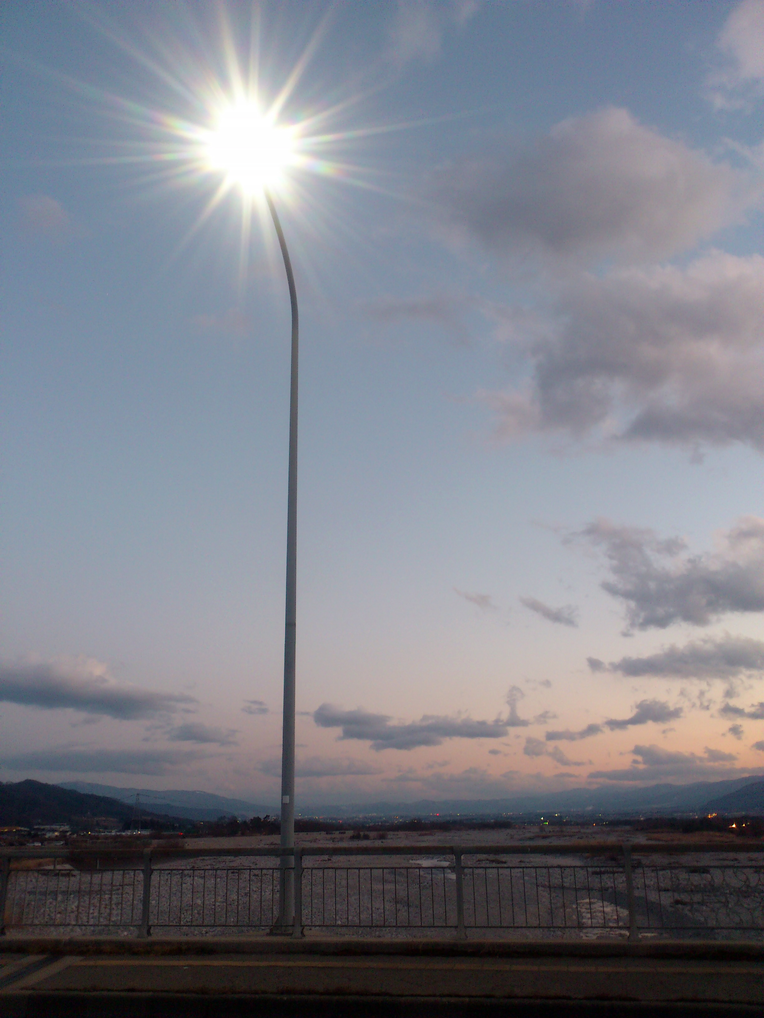 エアタニケイ 優しい光です Photography 写真 Affare レベル補正 電灯 夕焼け T Co 0qkukllfc3 Twitter