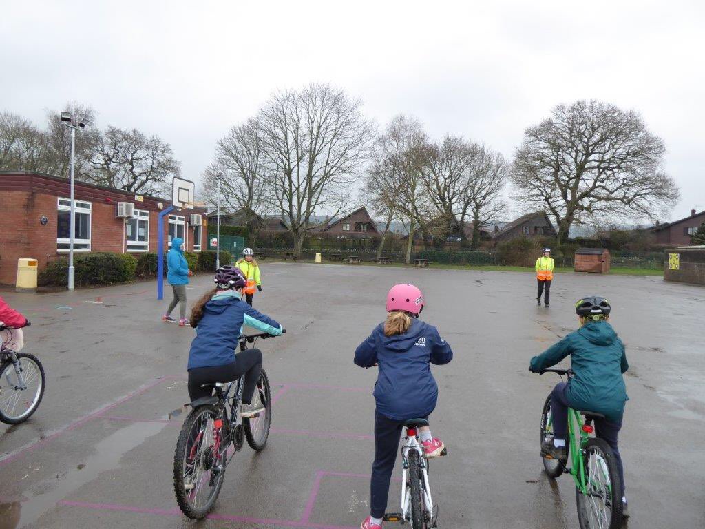 Y6 will be doing ‘bikeability’ this term. Not only will it give them cycling skills for life, it will help to make sure everyone can join in the cycling activities at camp in June. The first group had their sessions on Tuesday and Wednesday and they all did really well.