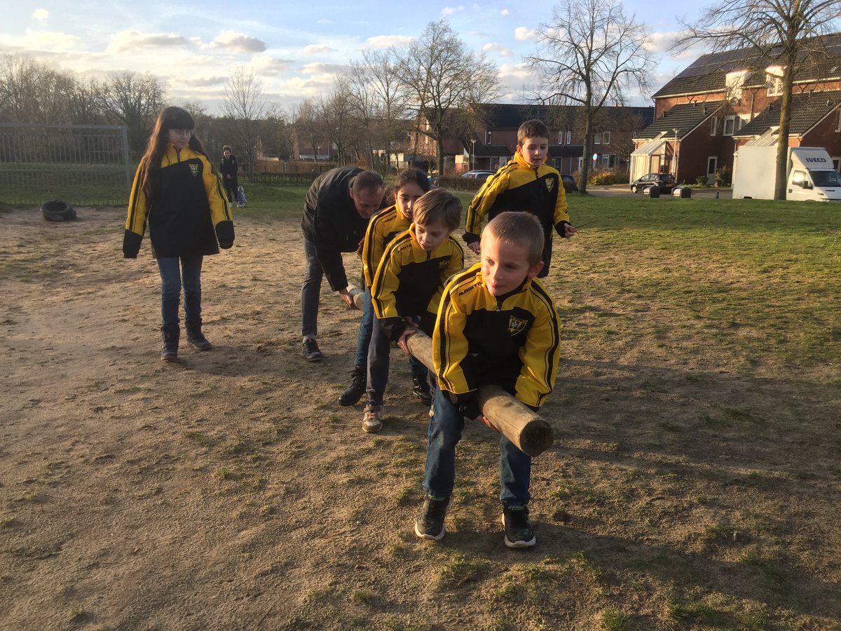 Afgelopen week konden ook de deelnemers van Family Goals weer lekker aan de slag. Tijdens de bootcamp, gegeven door Jasper van Tap-Out, stonden plezier, samenwerken en teamspirit voorop!