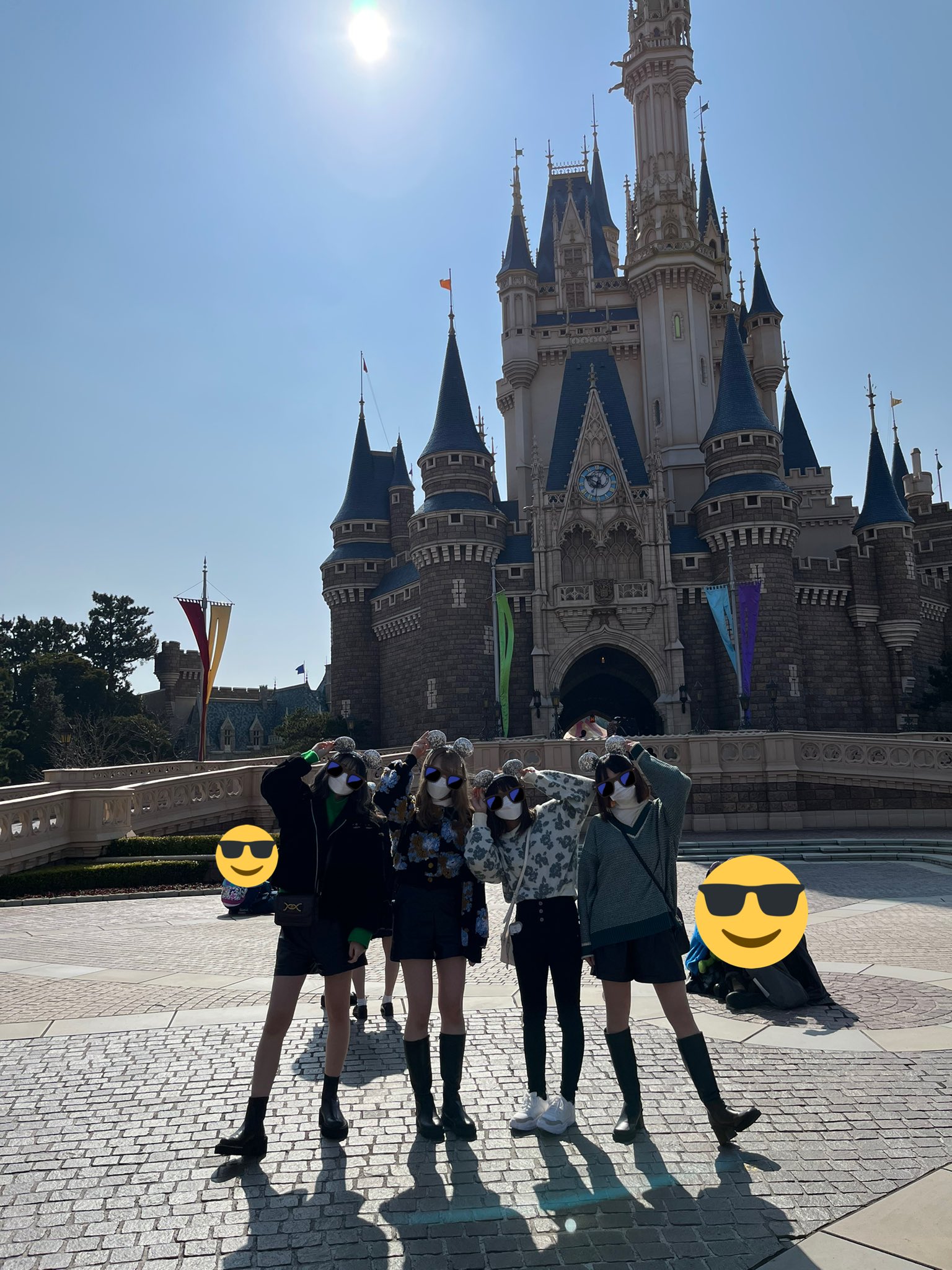 やく 卒業旅行のディズニー楽しかった 消毒めちゃくちゃしました T Co Tauk72svmc Twitter