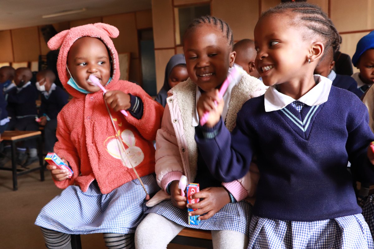 SpurafrikaK's tweet image. Mood as we step into the new month!
Courtesy of @Colgate @CP_News 
#smilewithlove #strongandclean #oralhygiene #mood @harrykigani @Nkengora