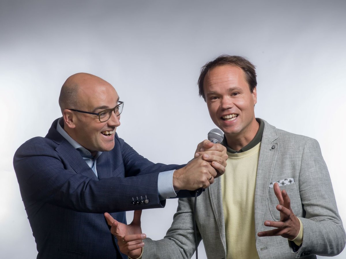 Wil jij investeren in jouw professionele communicatie skills? Werk je aan een pitch of keynote die moet staan als een huis?

<a href="/joelboertjens/">Joël Boertjens</a> en ik helpen je graag verder vanuit schoolvoorspreekvaardigheid.nl Het nieuwe trainingsaanbod is bekend!