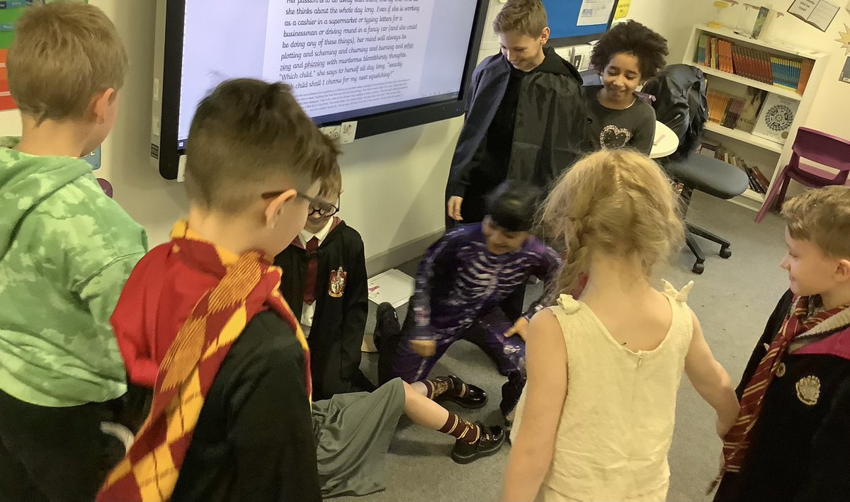 OABroadoak's tweet photo. 4BT have re-enacted some of the story they read this morning. #thewitches #worldbookday #usingourimaginations #y4 https://t.co/uQChvlbLtJ