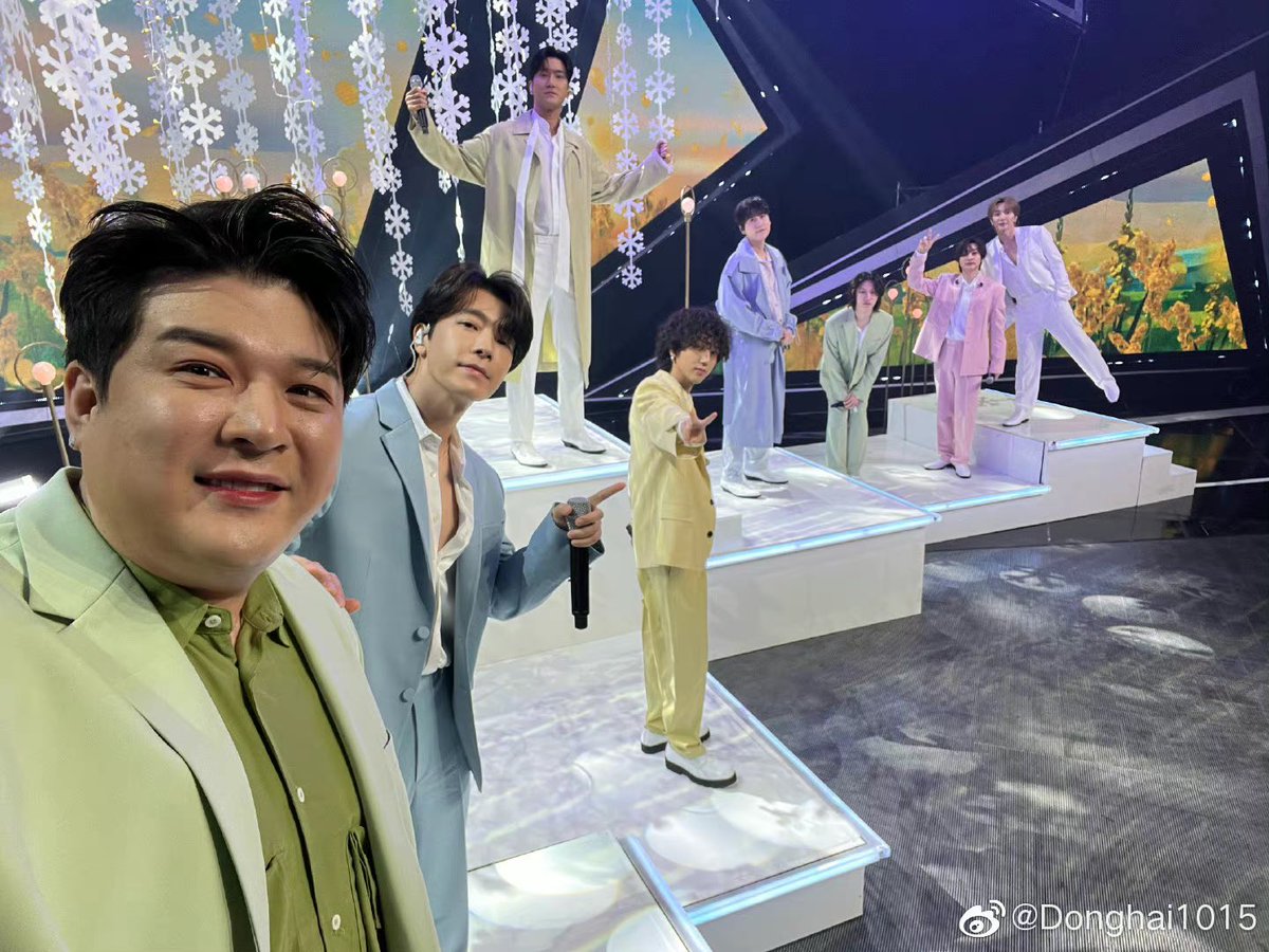 tomozuki1's tweet photo. (แปล) 220303 #Donghae #동해 Weibo :
พวกเราคือ​ Super junior !!! คิดถึงพวกคุณนะ !! ELF https://t.co/U2S7TydeBL