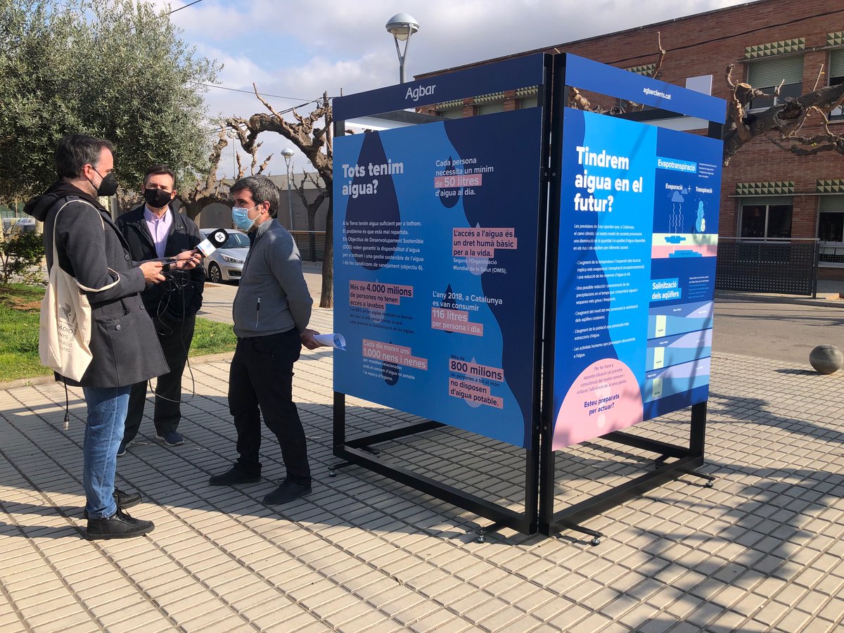 Veolia_Cat's tweet photo. 💧 A #SantaBàrbara, descobreix els usos de l'aigua i com afecten les nostres accions al medi ambient.

Hem inaugurat l'exposició #OperacióAigua amb l'alcalde @Antonio_Olles i el nostre gerent @Jordipontrubio.

📍 Fins al 13 de març, t'esperem al passeig de les Escoles! https://t.co/UQgFwl8uX2