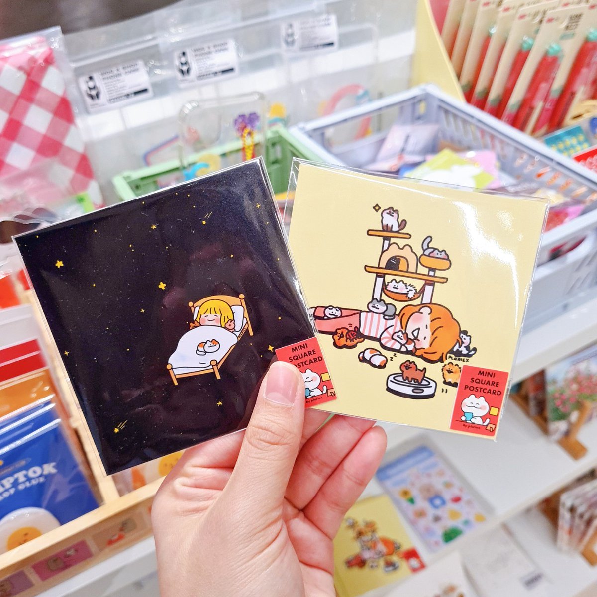 มินิการ์ด จาก <a href="/plariex/">Plariex</a> มาแล้วววว ☁️💕🍋  ให้ทุกวันเป็นวันแสนสบาย ด้วยการ์ดปุ๊กปิ๊กน่ารักกกก จะเอาไปติดกำแพงเพิ่มความคิ้วต์หรือใช้แนบไปกับของขวัญก็น่ารักทั้งนั้น 💓🐱

Price : 40.-