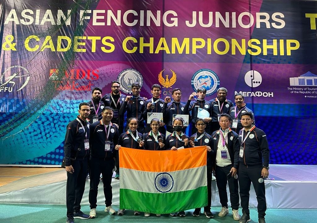 Media_SAI's tweet photo. 🇮🇳 ends campaign with 9️⃣ 🏅 at Asian Cadet &amp; Junior #Fencing 🤺 Championships 2022 

Junior Championships 
🥈 Women's Epee Team 
🥉 Women's Sabre Team
🥉 Women's Foil Team
🥉 Men's Foil Team 

Cadet Championships 
🥈 Epee Women's Team
🥉 Sabre Women's Team
🥉 Epee Men's Team
1/2 https://t.co/qKo47VIbfu