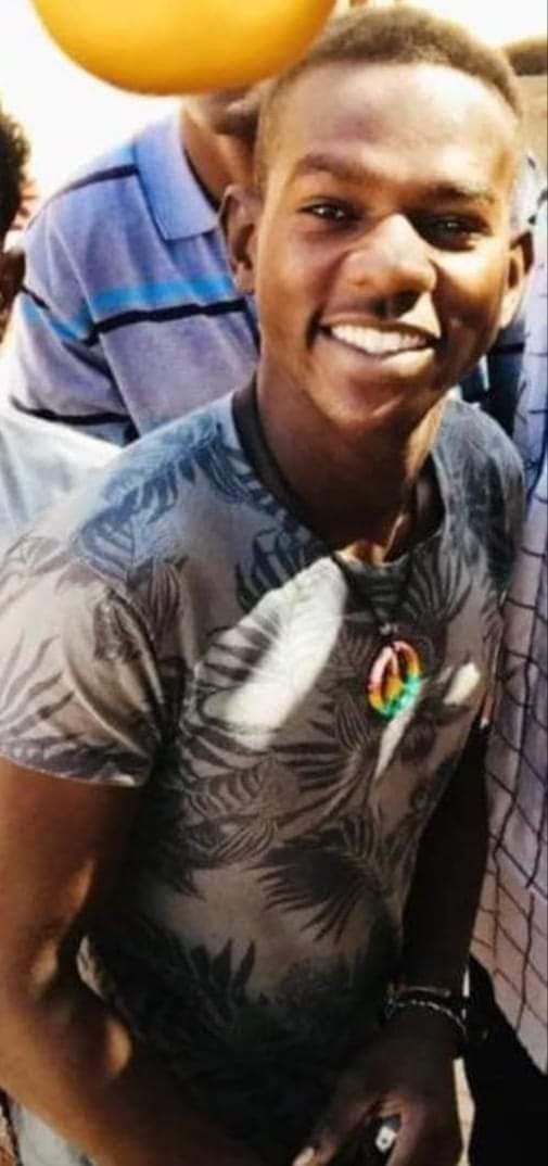 taggy_'s tweet photo. "Tupac born 2005, making him the age of my daughters that I still make sandwiches for-however tired I am- coz I still think of them as little
At this age, Tupac is literally carrying the load of a nation, as he's imprisoned &amp; tortured"
Via @suhairMAbdalla FB
#FreeTupac #SudanCoup https://t.co/vwfU6YmH8E