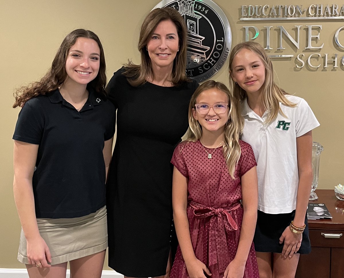 PineCrestSch's tweet photo. Congrats to Annabella Johnson ’29, Isabel Moreno ’26, and Rebecca Adler ’23, PC's Pinnacle Award recipients! The students received the awards for their exemplary #PCCharacter and for setting an example for other students to follow. https://t.co/VX8dLzd7Nz #PC2029 #PC2026 #PC2023 https://t.co/EyWjC5dD4v