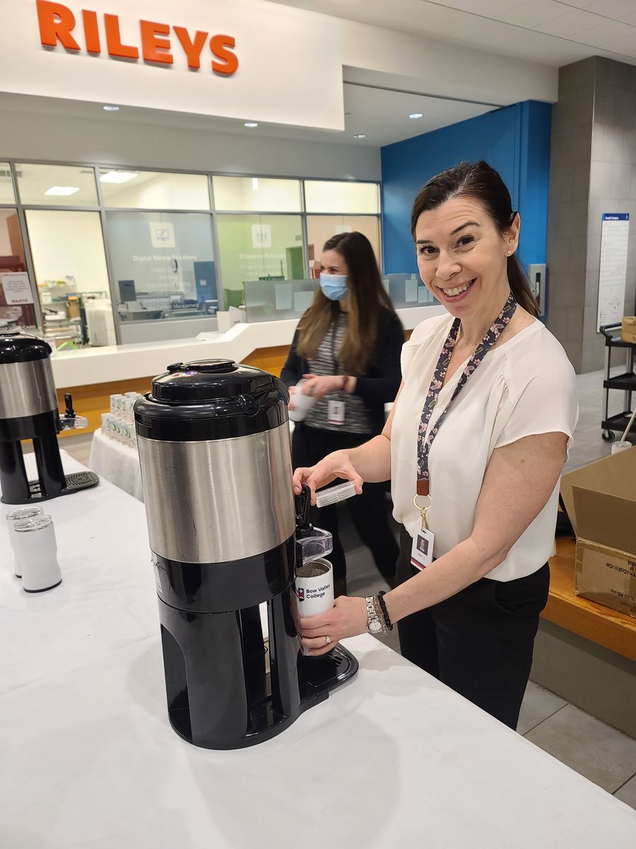 BVC_SS's tweet photo. Welcome back @BowValley fam! We hope you enjoyed your free BVC mug and coffee this morning. ☕ If you didn't get a chance to stop by, there are still few mugs left at the Learner Success Services reception, 1st floor South Campus. https://t.co/WnNvTUxNp3