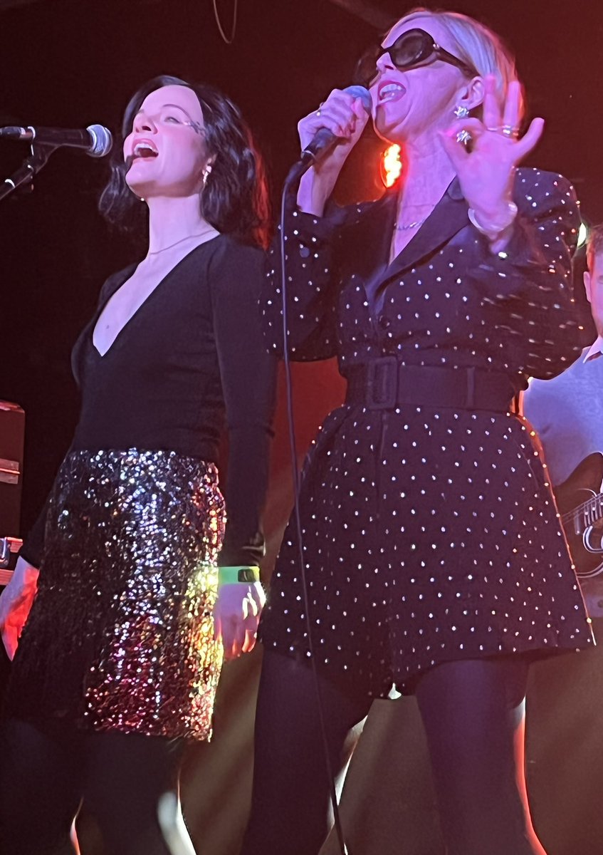 StreekyG's tweet photo. @claregrogan2 @AlteredImages5 A few pics from last nightโs gig at #manchesteracademy3 #claregrogan #alteredimages #mascarastreakz https://t.co/PyxvPBxkI2