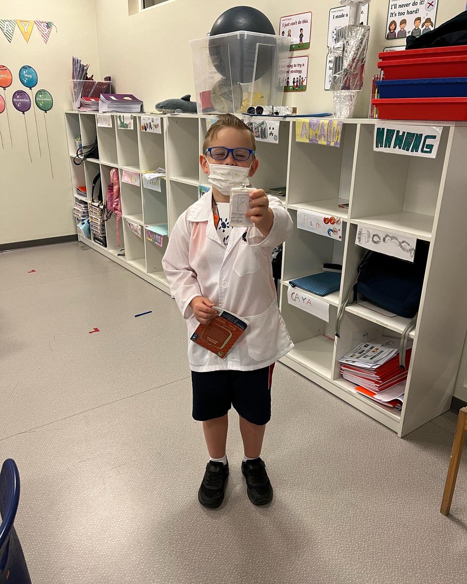AmityADPrimary's tweet photo. World Book Day costumes with a sustainable theme. A wonderful end to a fabulous week #worldbookday #dressup #amityadprimary https://t.co/ibqXJ9iac7