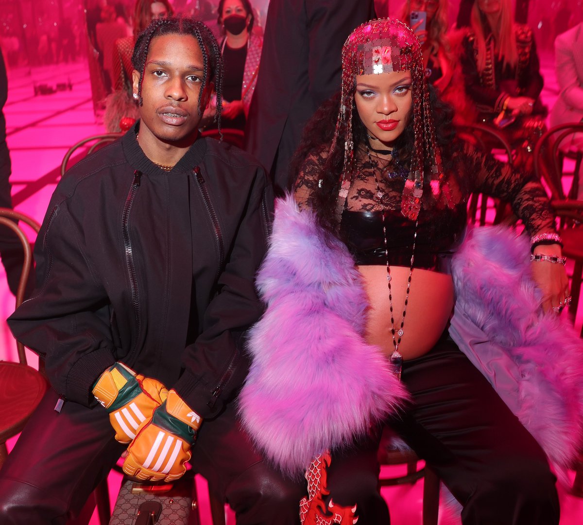 gucci's tweet photo. The front row lineup of #ExquisiteGucci included @rihanna, #ASAPRo
cky, @jaredleto, #JungjaeLee,
@MarroneEmma, @c_tangana, #LilDre, #TyshawnJones and @atibaphoto. #Rihanna #JaredLeto
#EmmaMarrone #CTangana #AtibaJefferson #AlessandroMichele #MFW https://t.co/6IWF1CFuvy