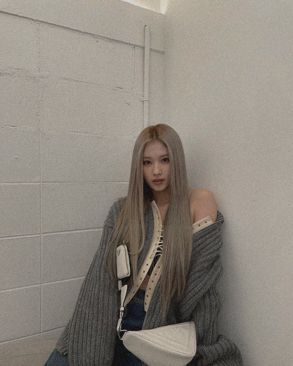 ︎
︎
︎