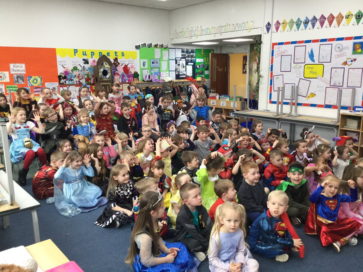 StMattsLL's tweet photo. The infants are having a great time singing along to the Princess and the Pea this #worldbookday2022 #GMMHPrincess @GMMusicHub https://t.co/ysfhLqxfRh