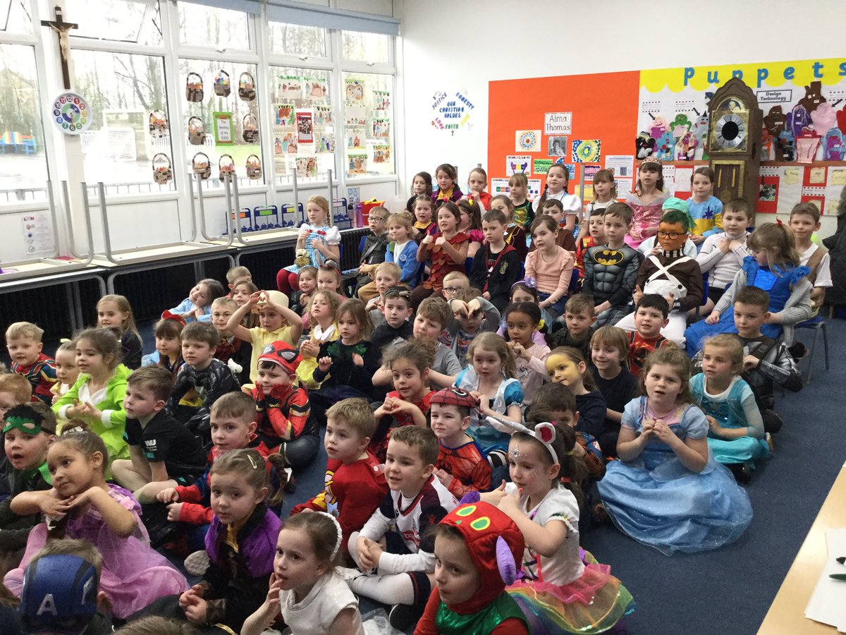 StMattsLL's tweet photo. The infants are having a great time singing along to the Princess and the Pea this #worldbookday2022 #GMMHPrincess @GMMusicHub https://t.co/ysfhLqxfRh