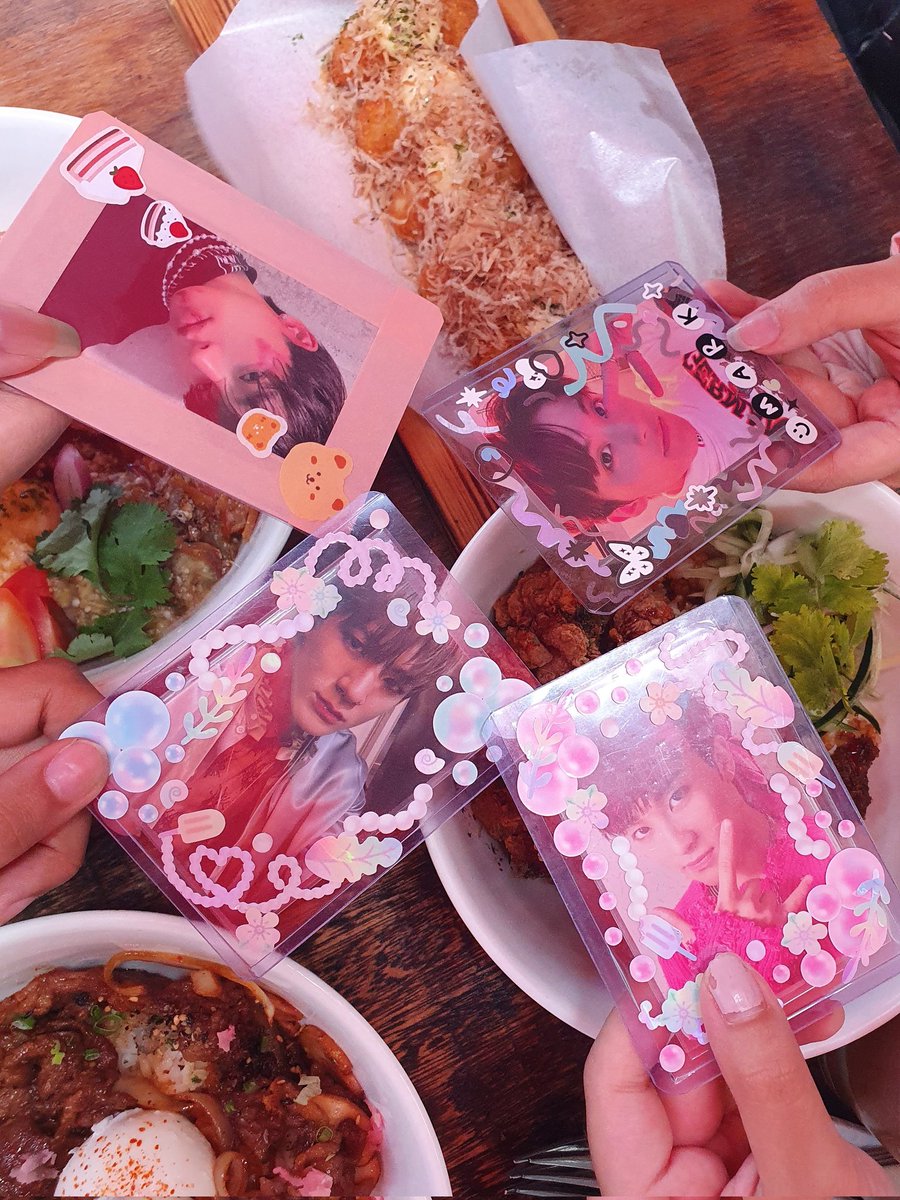taeyongbestboy's tweet photo. MWAH MWAH ILY GIRLIES https://t.co/e5SGWeezz6