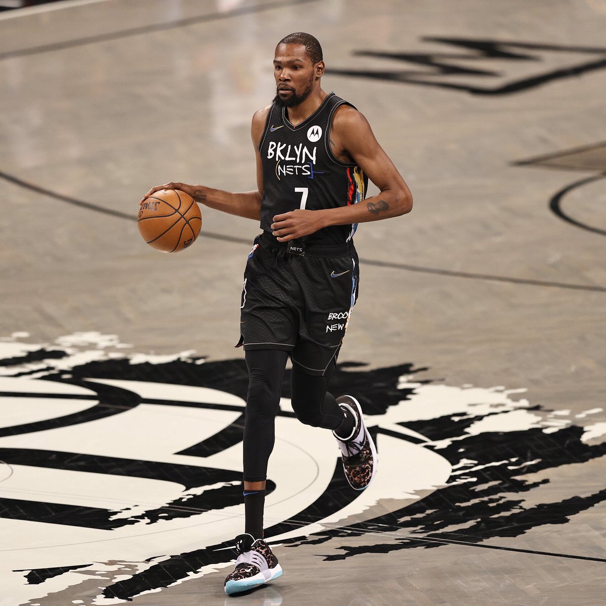 GailJonathan2's tweet photo. Kevin Durant plays basketball today 🚨 https://t.co/R2AmCDHSYl