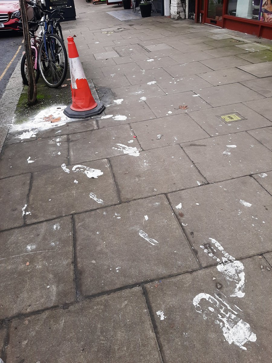 CllrAndrewSteed's tweet photo. Another day, another load of fly-tip. This is The Vale W3. Grim -all reported. #w3 #LDaction @EalingCouncil @EalingLD @BetterEaling https://t.co/HHmVITTk8n