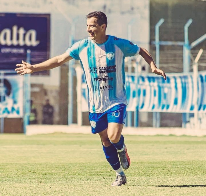 IdentidadGyT's tweet photo. #CumpleAlbo ๐ฅณ
"El ๐ de Gimnasia y Tiro de Salta"
๐ต Oriundo de la Ciudad de General Gรผemes, hoy cumple 35 aรฑos @walter_busse
โช El Fรบtbol da revanchas y vas a tener la tuya
๐ต El pueblo millonario estรก con vos!!
๐ตโชVAMOS POR TODO๐ตโช
Ph: @gytoficial https://t.co/Kma8jJo7fj