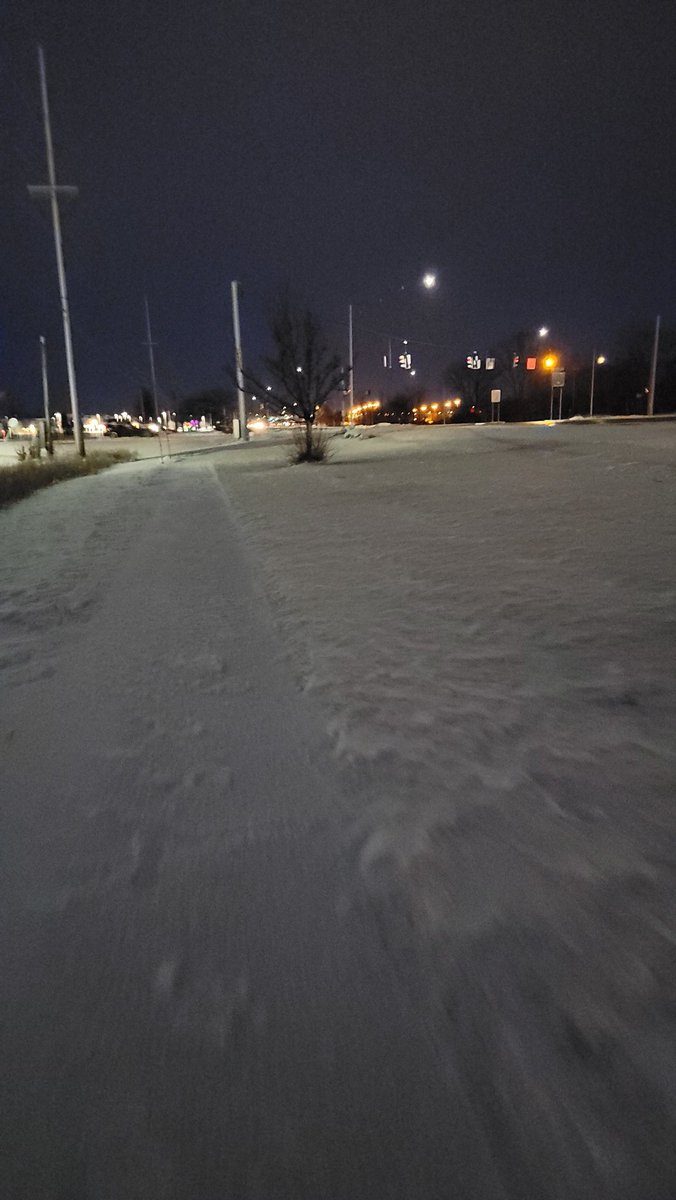 Eric_Morehouse's tweet photo. Getting those miles early today!
#RunWithTheMarines
#SemperFidelis
#NeverForget
#LoveYouMom
#BMOORE
#WolfManRunning
#UNY
#FingerLakes
#ColdWeatherRunning
#SafetyFirst https://t.co/ro71kh2ySp