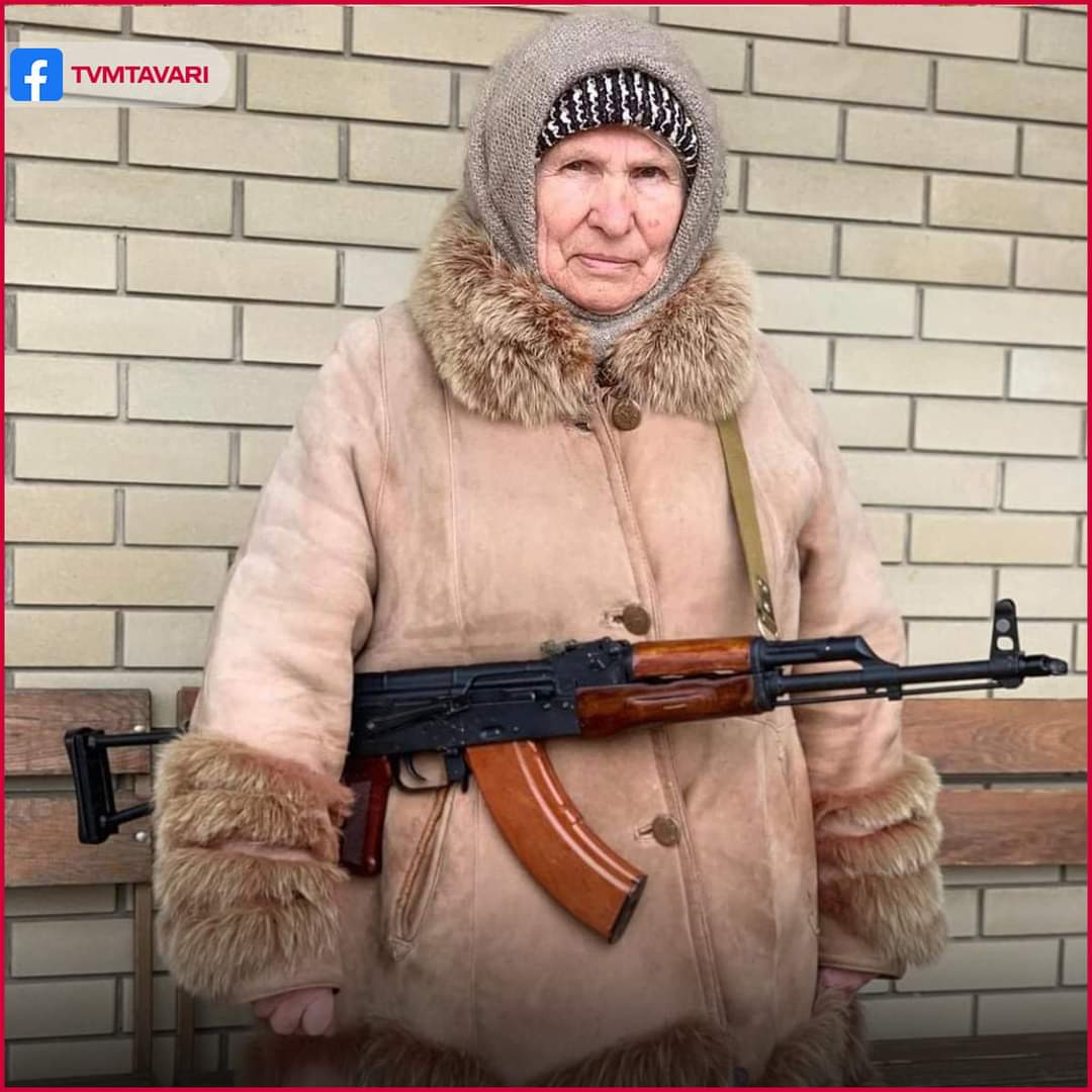 AliSere20's tweet photo. Ukrayna'nın nene hatunu ; vatan nefes demektir.
#UkraineRussianWar
Putin #Gece12 https://t.co/M5NgqsCJ9I