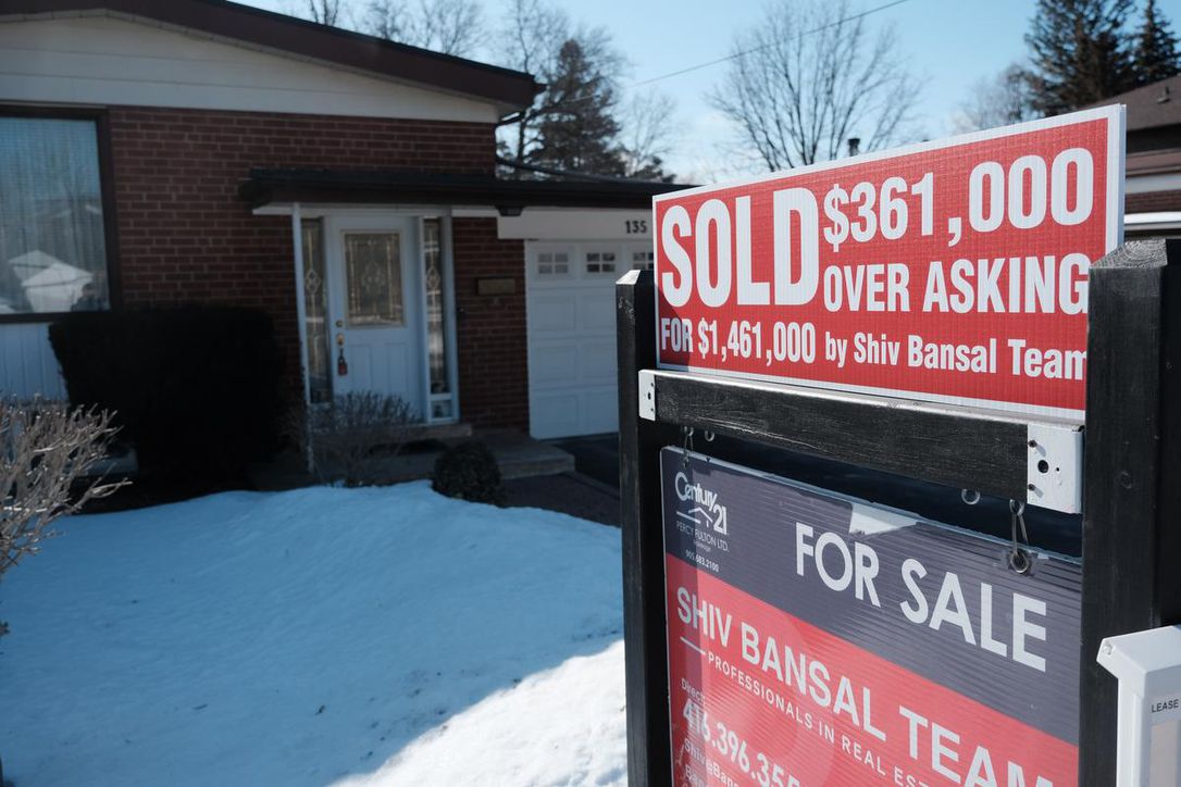 Toronto home prices hit record, average selling price of detached house